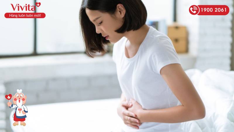 Đau bụng dữ dội là một trong những biến chứng thường gặp sau khi mổ thai ngoài tử cung