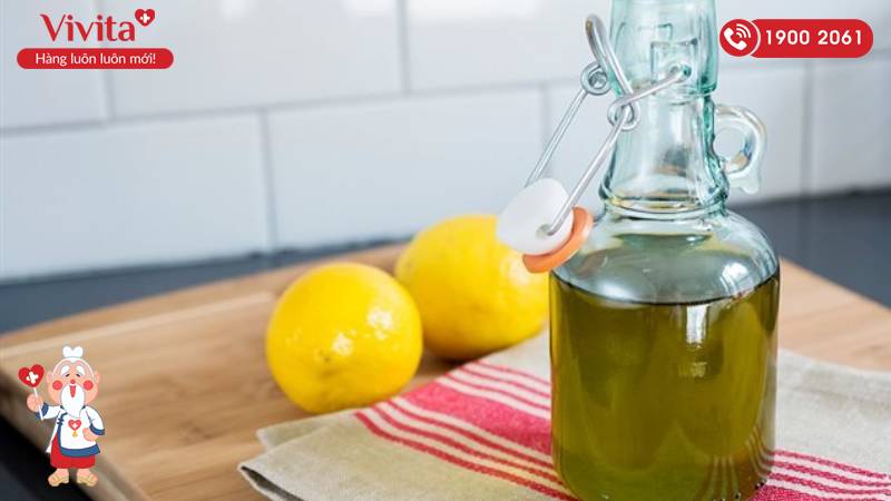 Kết hợp dầu oliu và chanh vừa giúp trị rạn vừa giúp da trắng sáng hơn