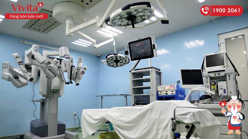 Robot phẫu thuật nội soi tại bệnh viện Bình Dân