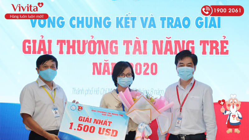 Tiến sĩ Trịnh Hoàng Kim Tú đoạt giải nhất giải thưởng Tài năng trẻ ĐH Y Dược TP Hồ Chí Minh