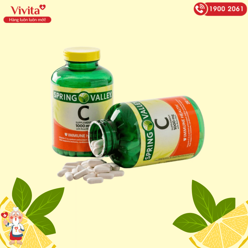 Viên uống bổ sung vitamin C của Spring Valley được kết hợp bởi vitamin C từ các loại trái cây và chiết xuất quả tầm xuân (rose hips).