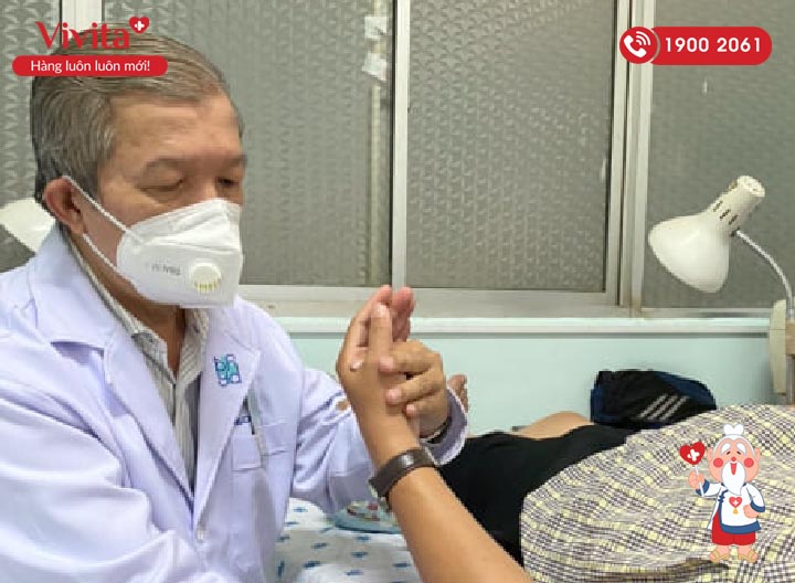 BS.CK2 Huỳnh Tấn Vũ là một bác sĩ YHCT giỏi tại Hồ Chí Minh