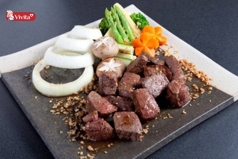 Món thịt bò lúc lắc cung cấp lượng Protein lành mạnh cho thực đơn tăng cơ giảm mỡ