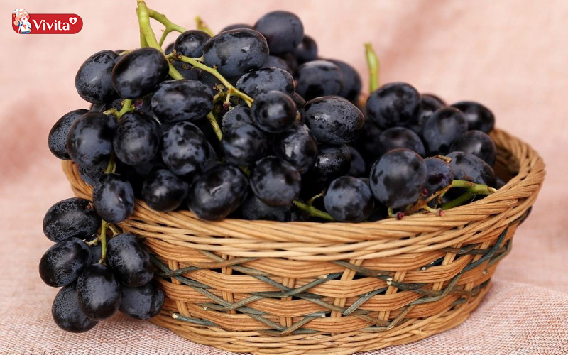 trái cây nho đen giàu vitamin C