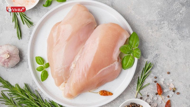 Thịt gà mang đến hiệu quả tốt trong việc giúp phát triển xương khớp