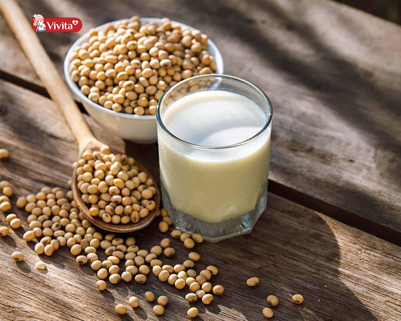 Sữa đậu nành có chứa nhiều protein và axit béo. Bởi vậy, khi người gầy uống đều đặn hàng ngày sẽ giúp tăng cân một cách từ từ và an toàn. 