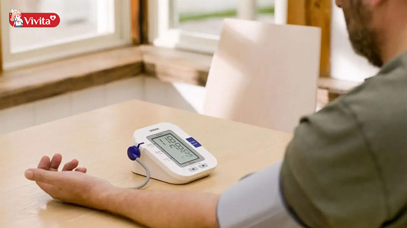 Việc kiểm tra huyết áp tại nhà thường xuyên rất quan trọng