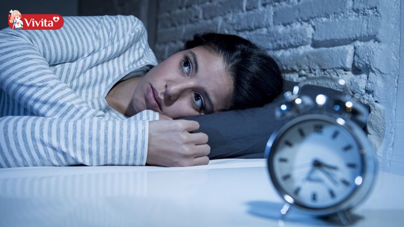 Khi não bộ bị kích thích quá mức cũng dễ khiến mọi người rơi vào trạng thái khó ngủ