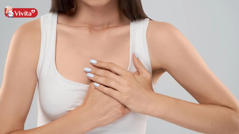 Khi tới ngày rụng trứng, ngực thường có dấu hiệu căng tức hơn