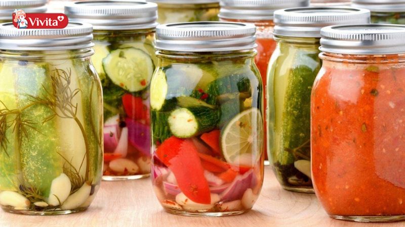 Đồ ăn nhiều muối cũng là thực phẩm không tốt cho xương khớp