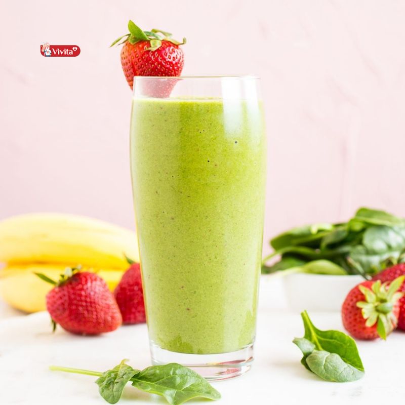 Detox chuối dâu tây cải bó xôi