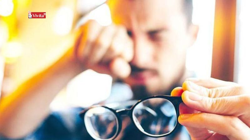 Có nhiều nguyên nhân gây loạn thị về mắt