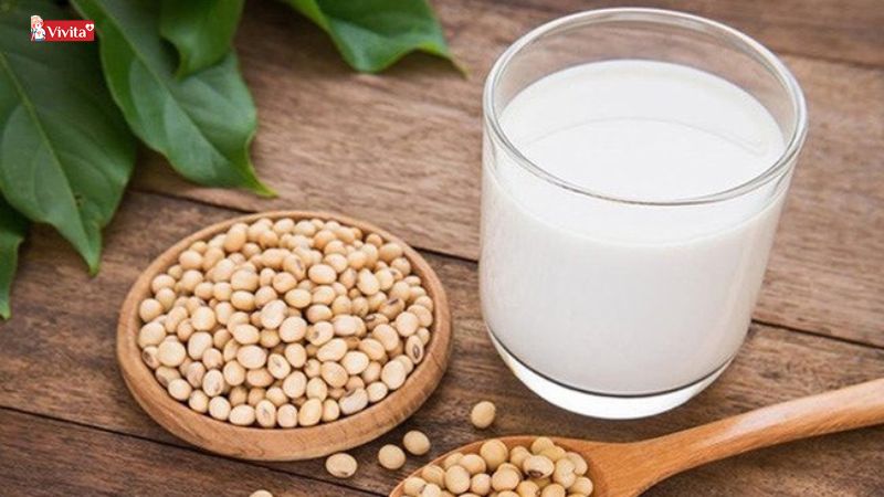 uống sữa đậu nành